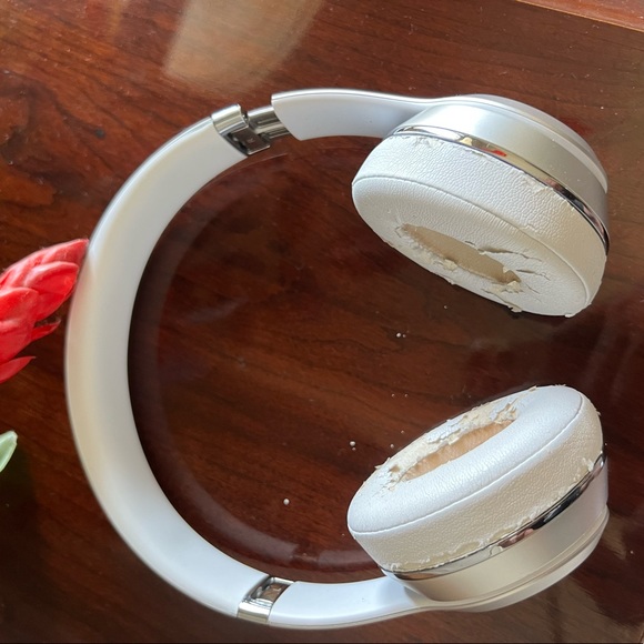 Solo beats by Dre